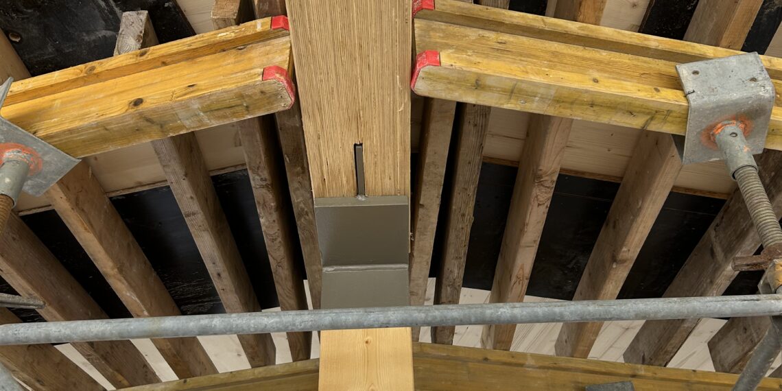 Gelamineerd fineerhout (LVL)